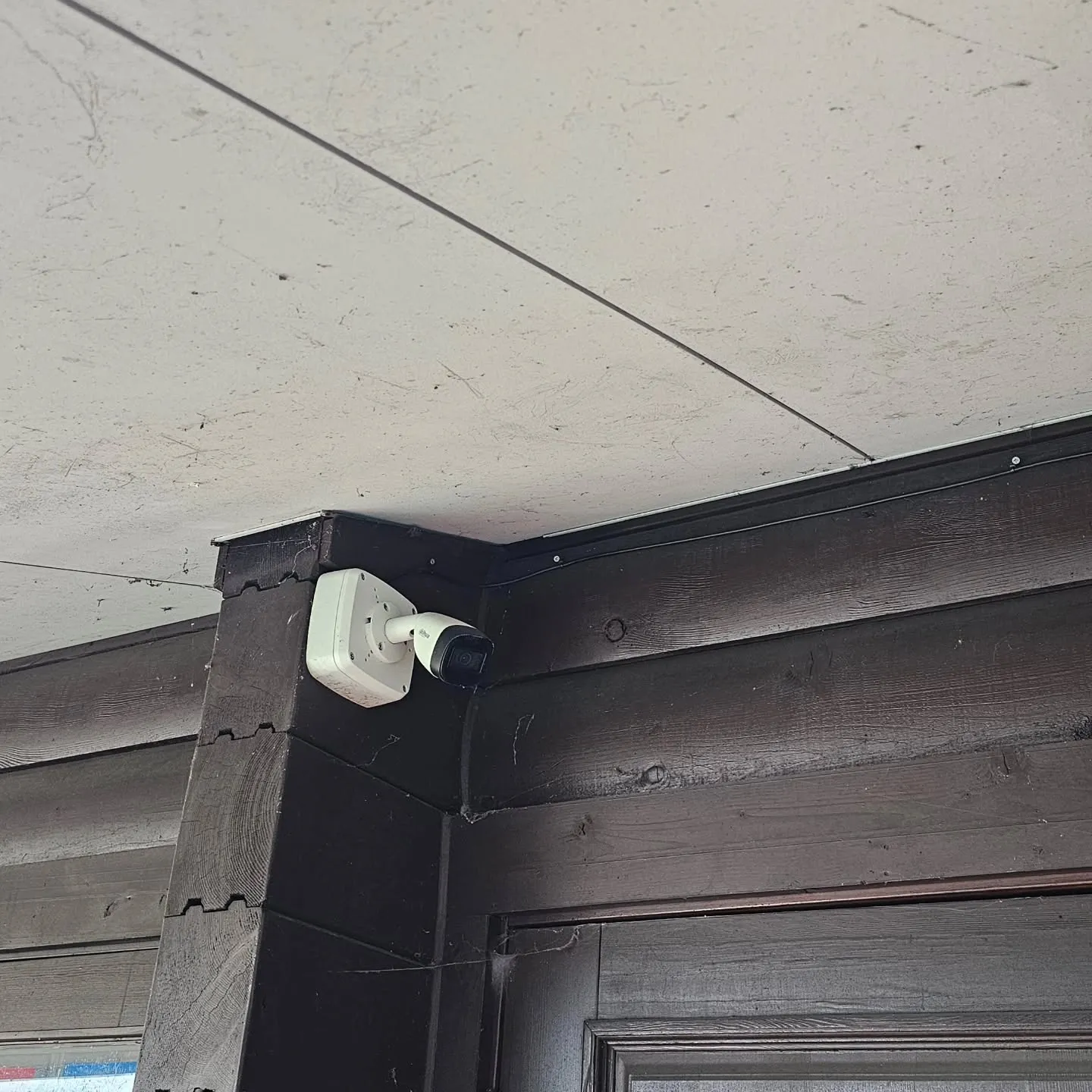 電気ですかー!  防犯カメラ移設