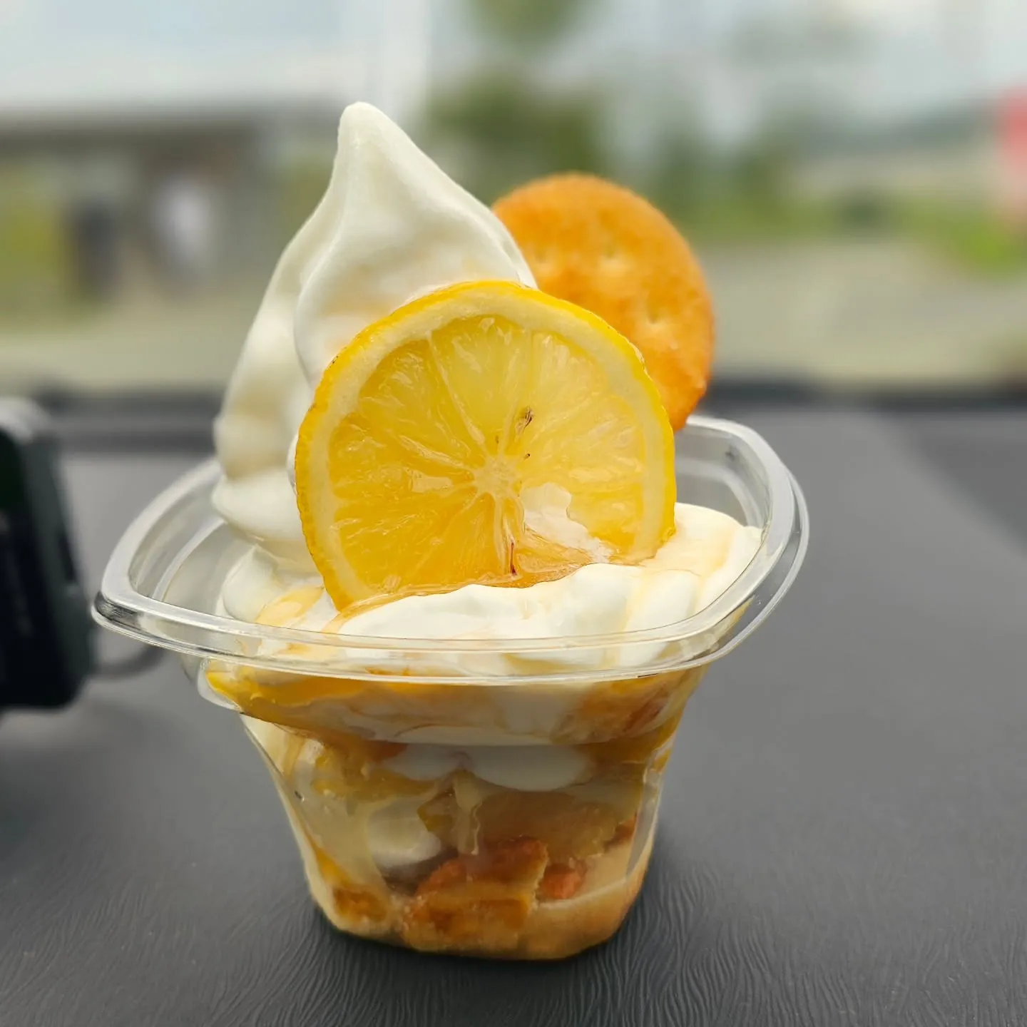 電気ですかー!  防犯カメラの修理です。