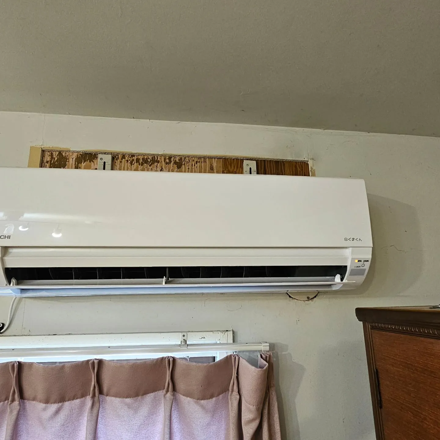 電気ですかー! エアコン取り付け