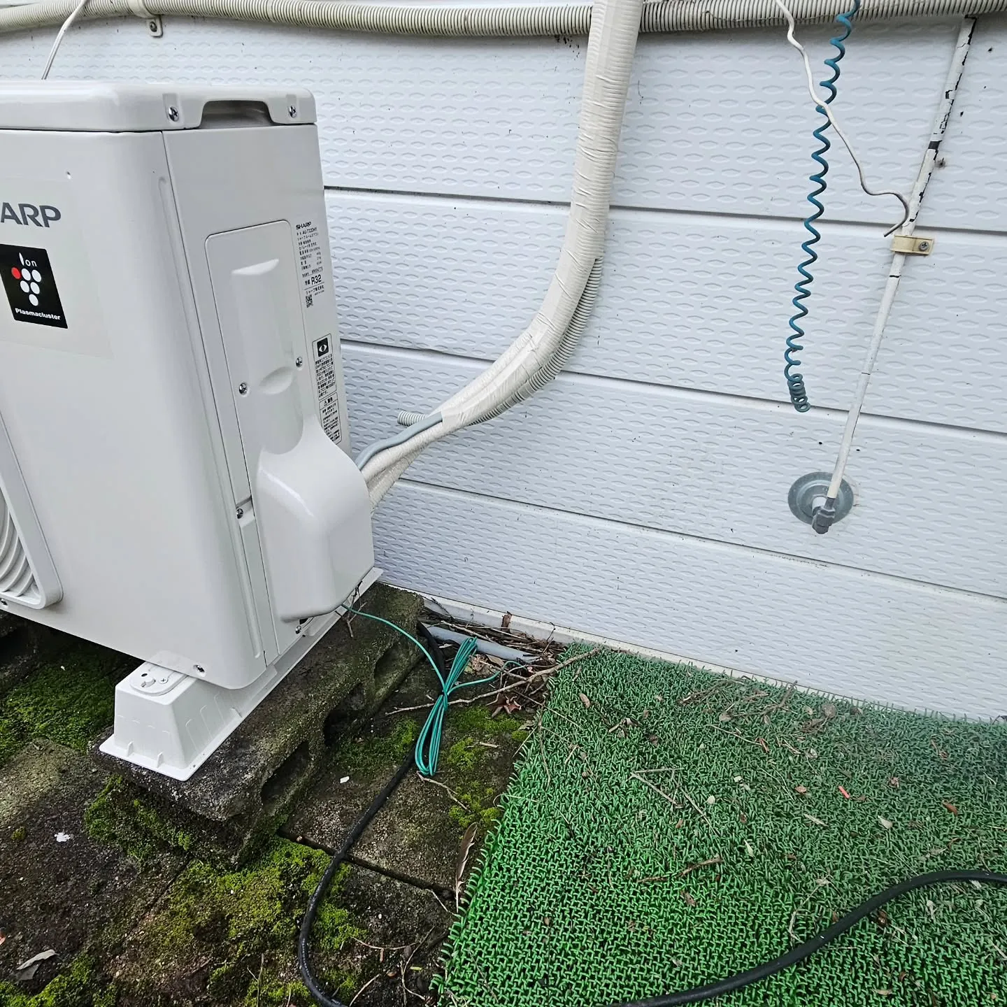 電気ですかー!  エアコン取り付け