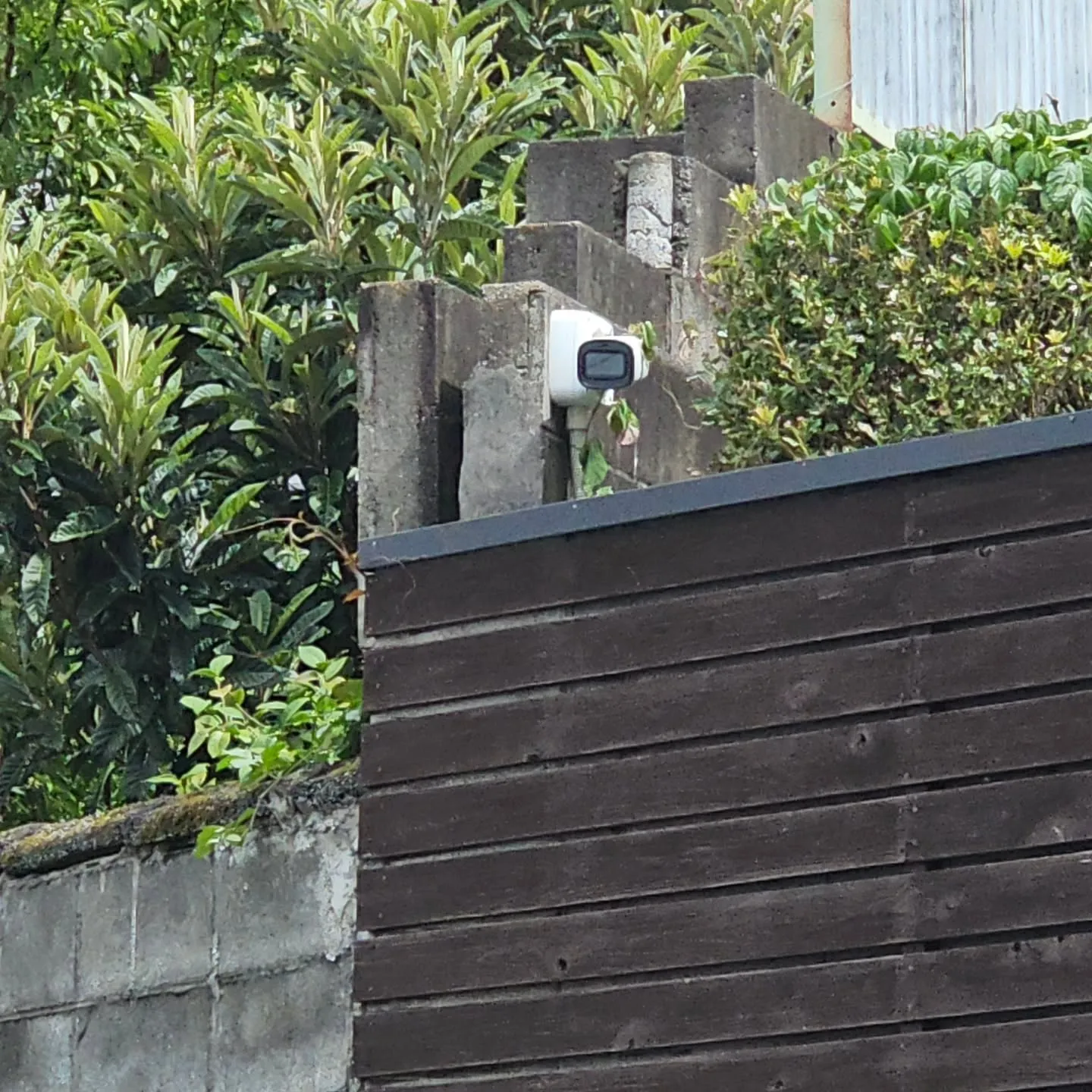 電気ですかー!  防犯カメラの移設工事