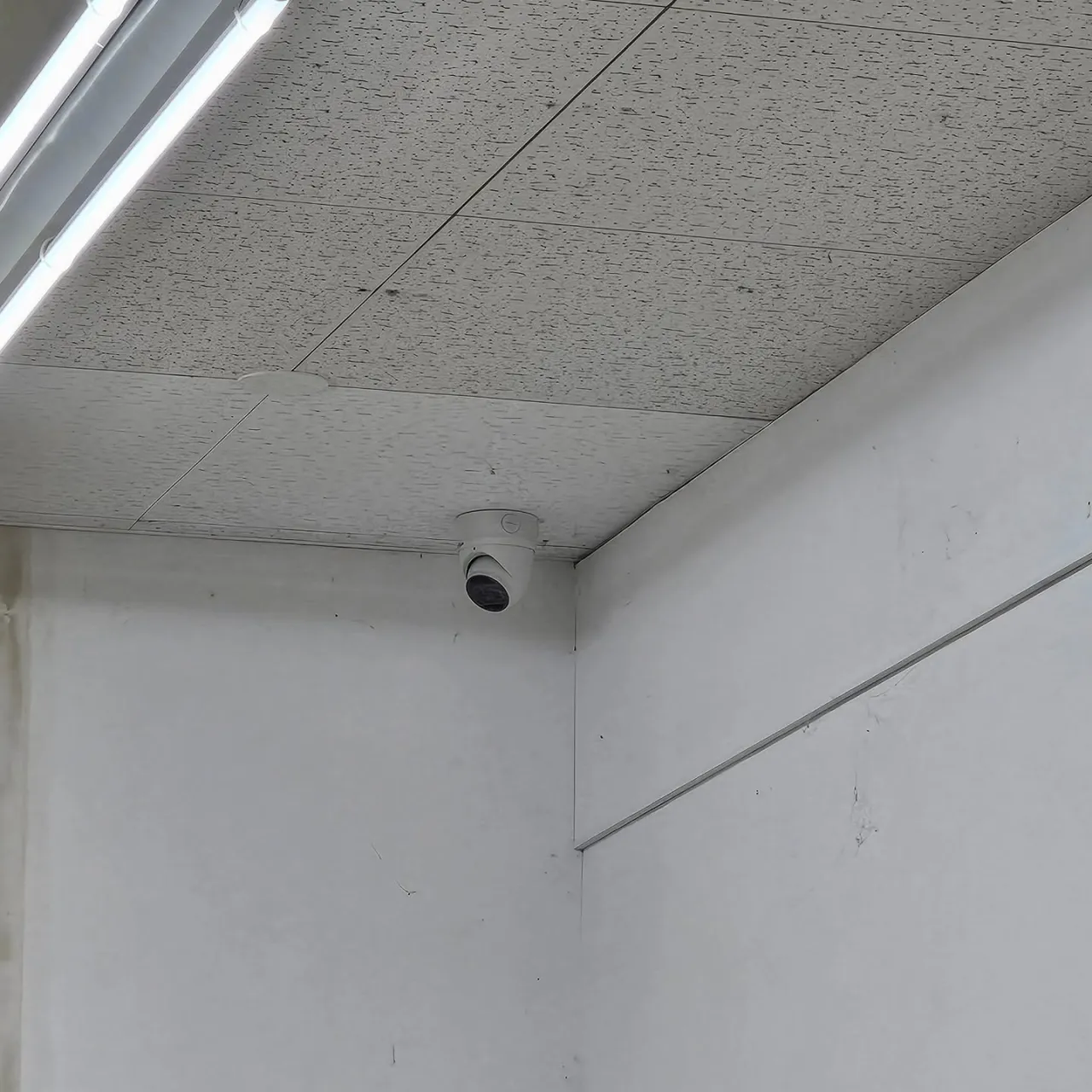 電気ですかー!  防犯カメラ取り付け